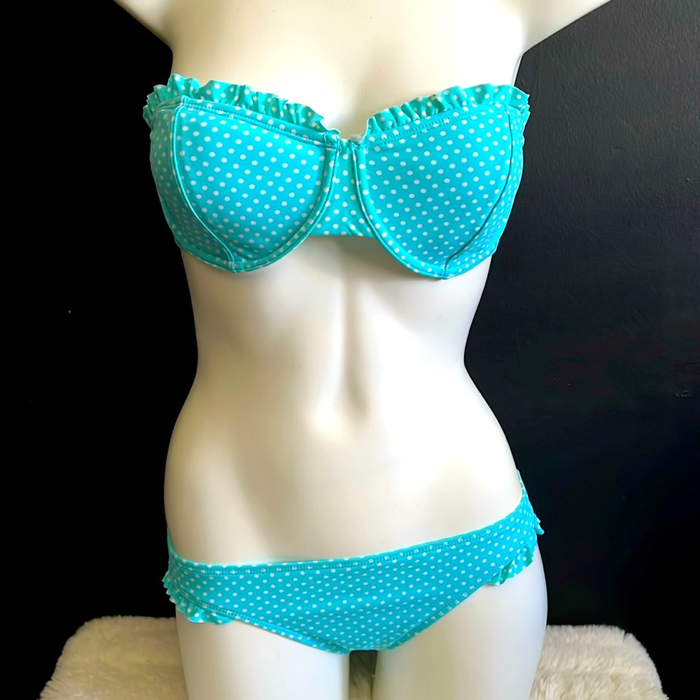 STRAPLESS BIKINI. 👙